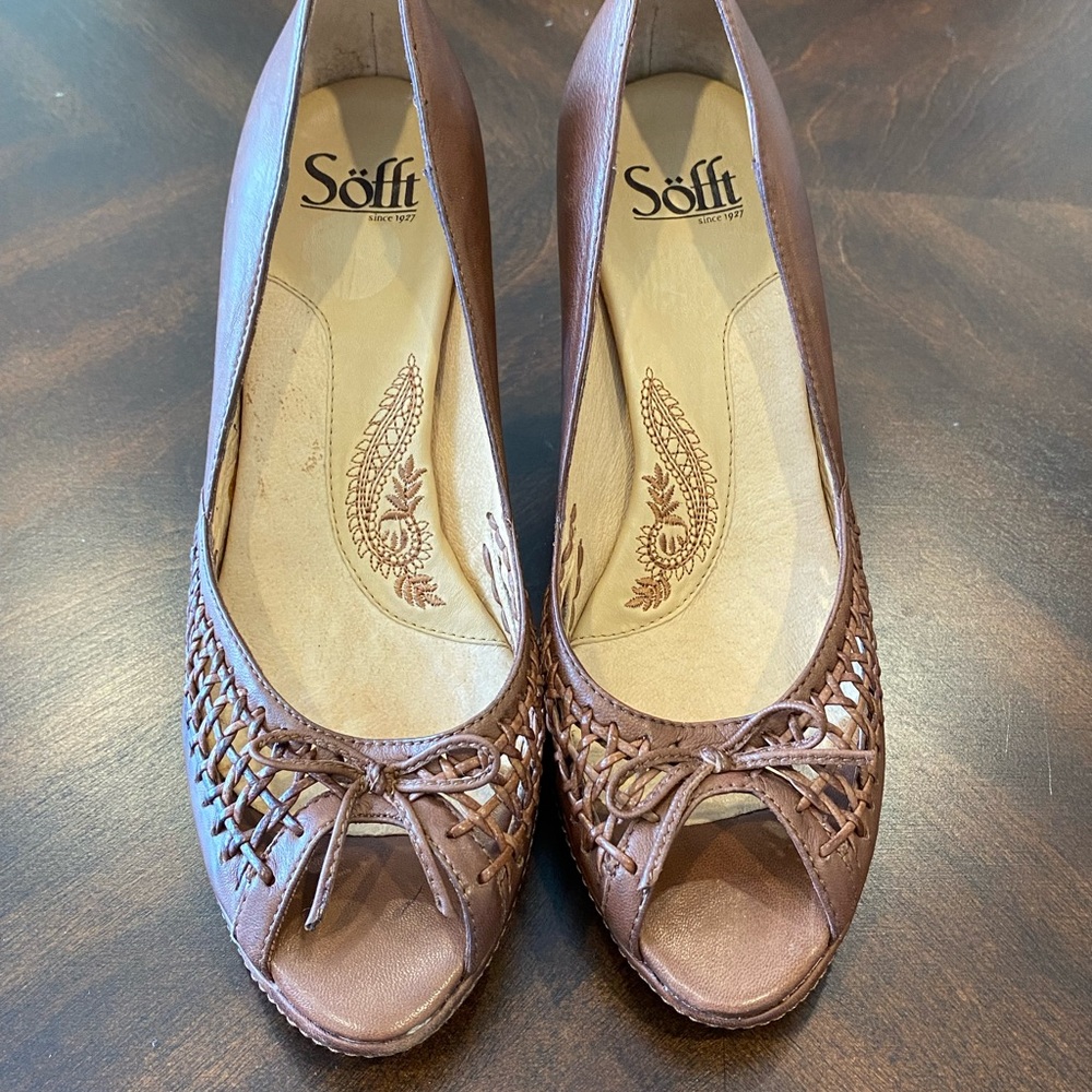 Sofft Tan Woven Peep Toe Heels - Picture 3 of 7